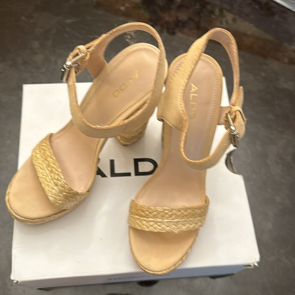Aldo Huglag Wicker heels. LIKE NEW Size 7 - Picture 4 of 9